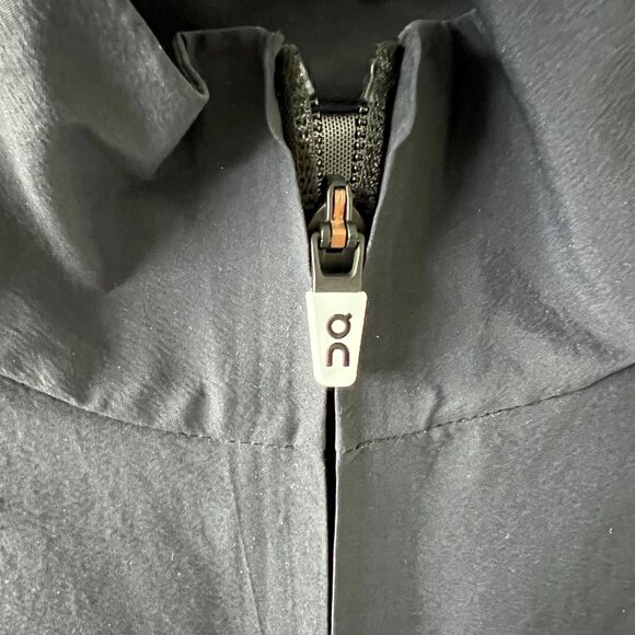 **BRAND NEW** On Running Court Track Jacket - Picture 2 of 8